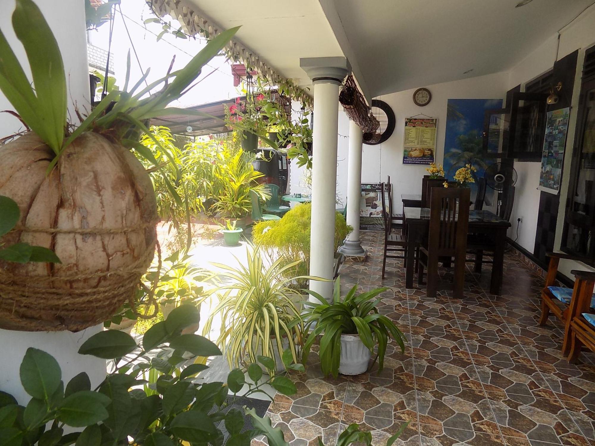 Alexandra Family Villa Негомбо Екстериор снимка